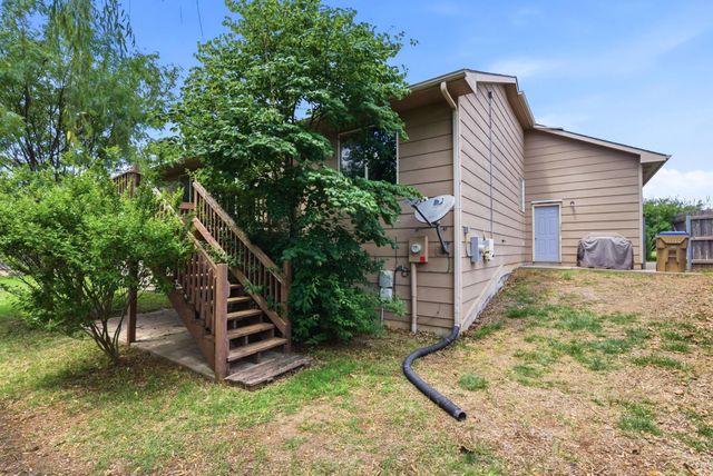 906 E Splitwood Way, Derby, KS 67037