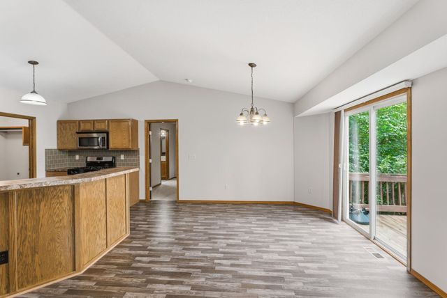 906 E Splitwood Way, Derby, KS 67037