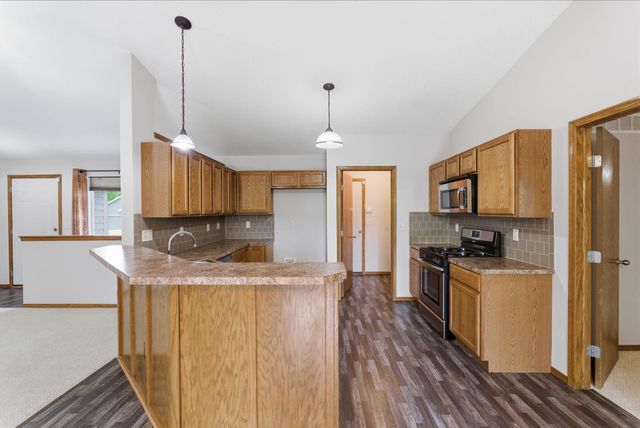 906 E Splitwood Way, Derby, KS 67037
