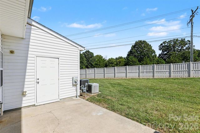 9610 Walkers Glen Drive NW, Concord, NC 28027