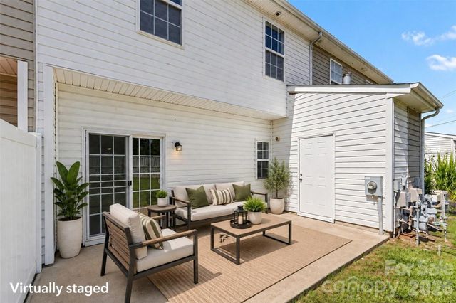 9610 Walkers Glen Drive NW, Concord, NC 28027