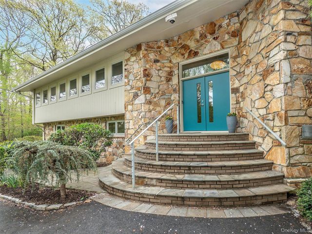 7 Southeast Road, Sands Point, NY 11050