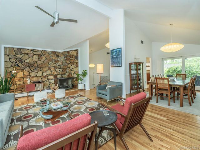7 Southeast Road, Sands Point, NY 11050