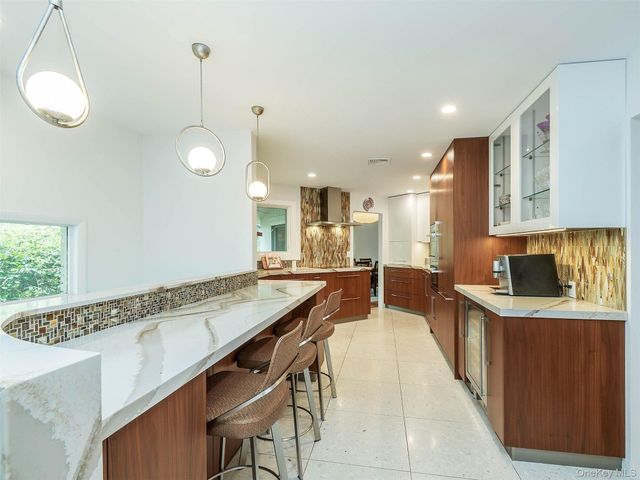 7 Southeast Road, Sands Point, NY 11050