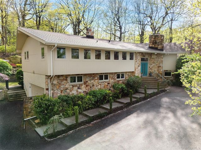 7 Southeast Road, Sands Point, NY 11050