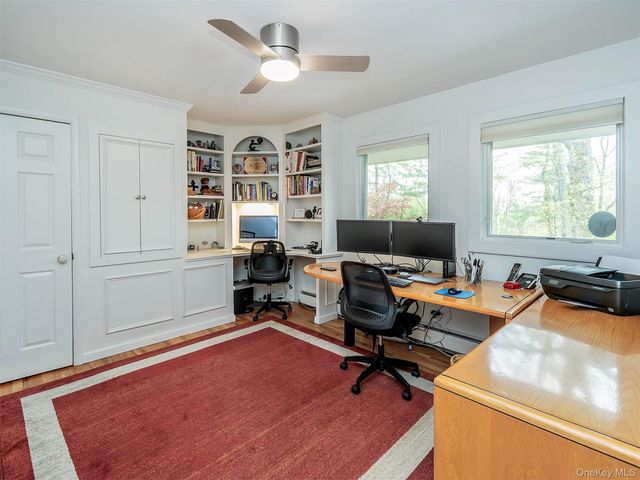 7 Southeast Road, Sands Point, NY 11050