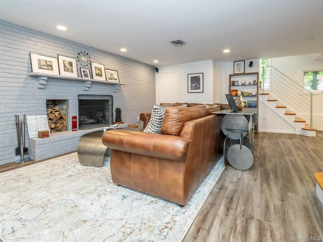 7 Southeast Road, Sands Point, NY 11050