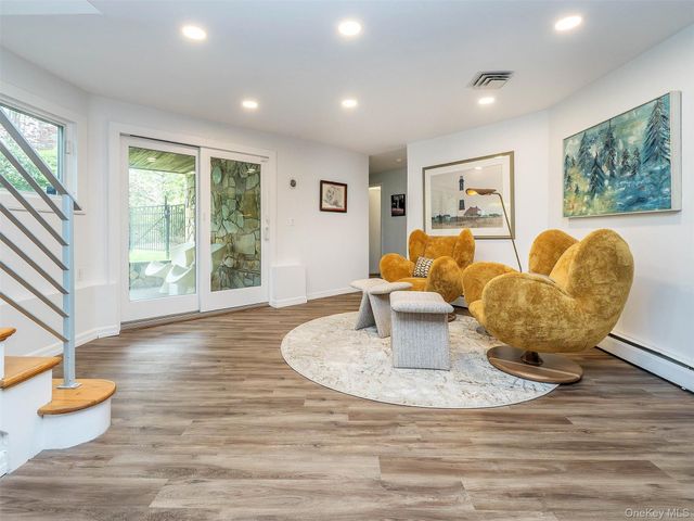 7 Southeast Road, Sands Point, NY 11050