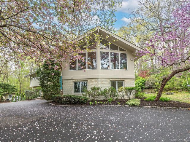 7 Southeast Road, Sands Point, NY 11050