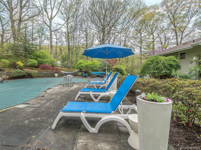 7 Southeast Road, Sands Point, NY 11050
