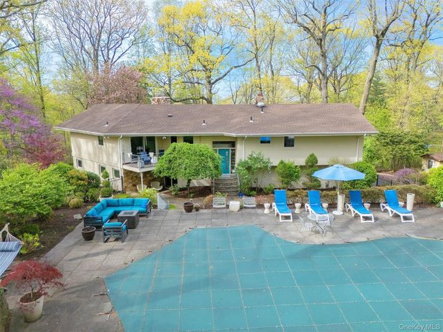 7 Southeast Road, Sands Point, NY 11050