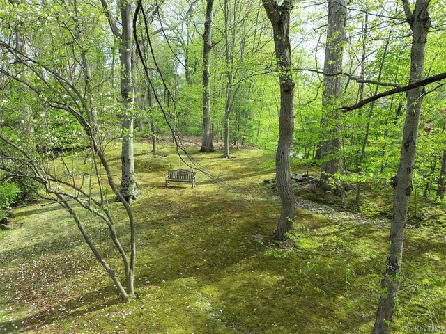 7 Southeast Road, Sands Point, NY 11050