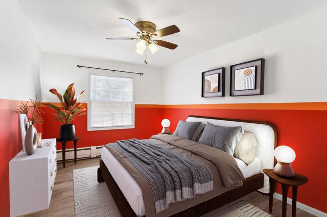 810 Old Settlers Trail 3, Hopkins, MN 55343