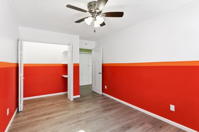 810 Old Settlers Trail 3, Hopkins, MN 55343