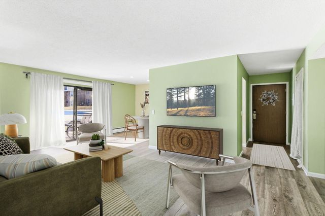 810 Old Settlers Trail 3, Hopkins, MN 55343