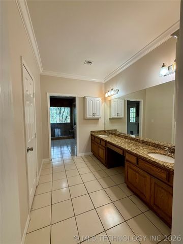 1409 W Quinton Street, Broken Arrow, OK 74011