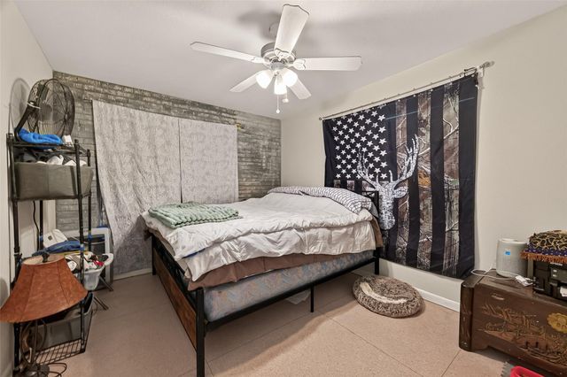 1316 N Main Street, Highlands, TX 77562