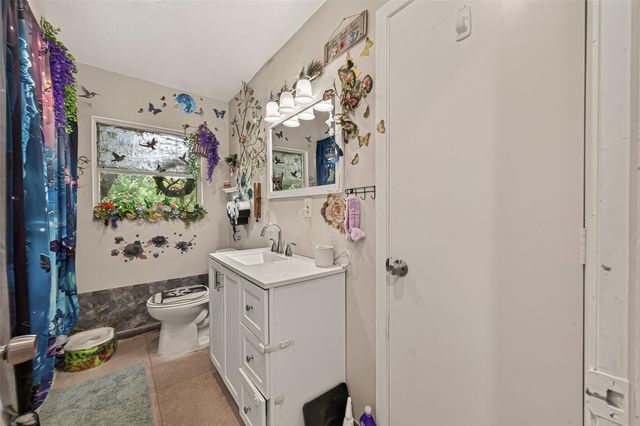 1316 N Main Street, Highlands, TX 77562