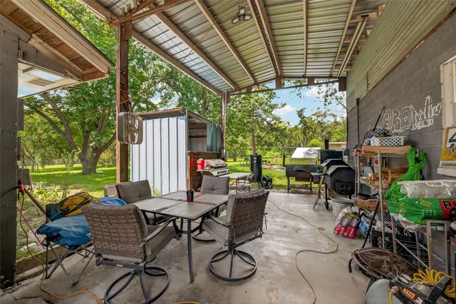 1316 N Main Street, Highlands, TX 77562