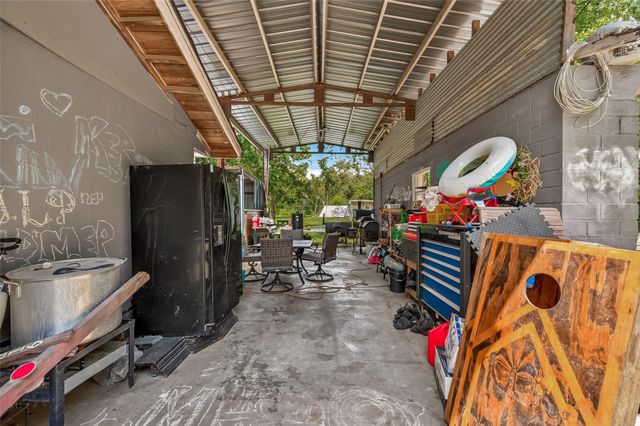 1316 N Main Street, Highlands, TX 77562