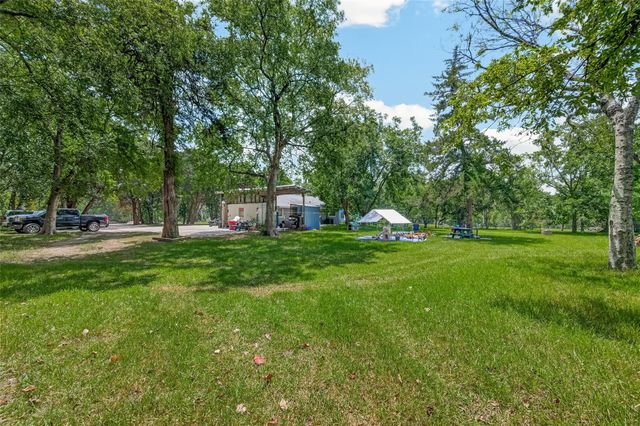 1316 N Main Street, Highlands, TX 77562