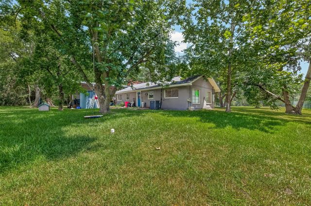 1316 N Main Street, Highlands, TX 77562