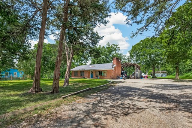 1316 N Main Street, Highlands, TX 77562