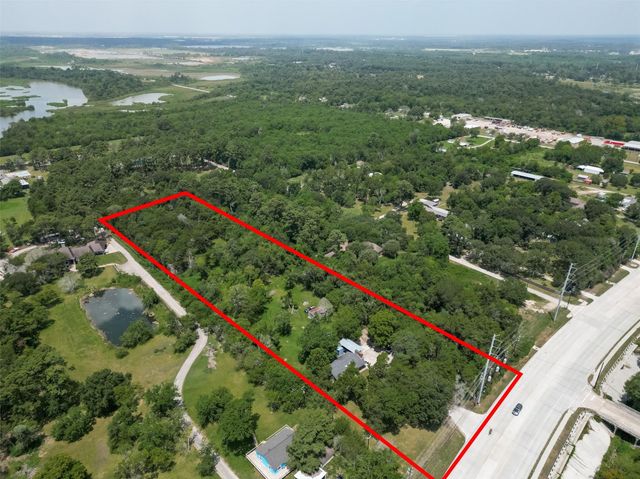 1316 N Main Street, Highlands, TX 77562