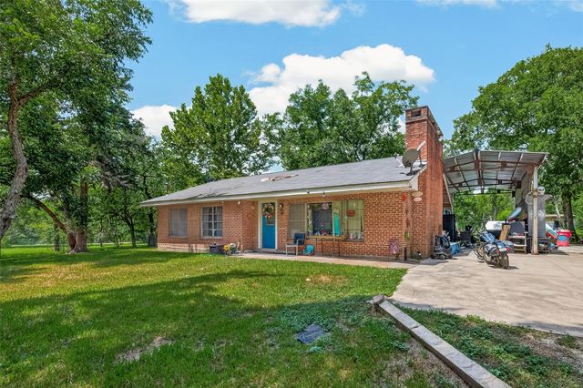 1316 N Main Street, Highlands, TX 77562
