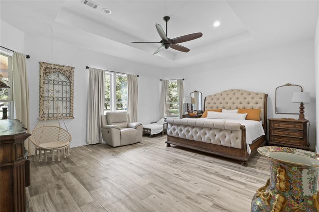 1216 S Hill Street, Alvin, TX 77511