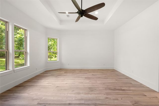 1216 S Hill Street, Alvin, TX 77511