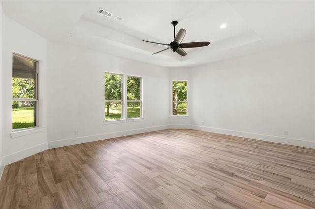 1216 S Hill Street, Alvin, TX 77511