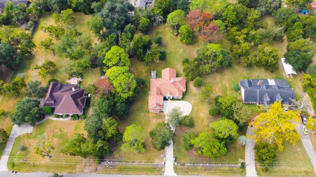 1216 S Hill Street, Alvin, TX 77511