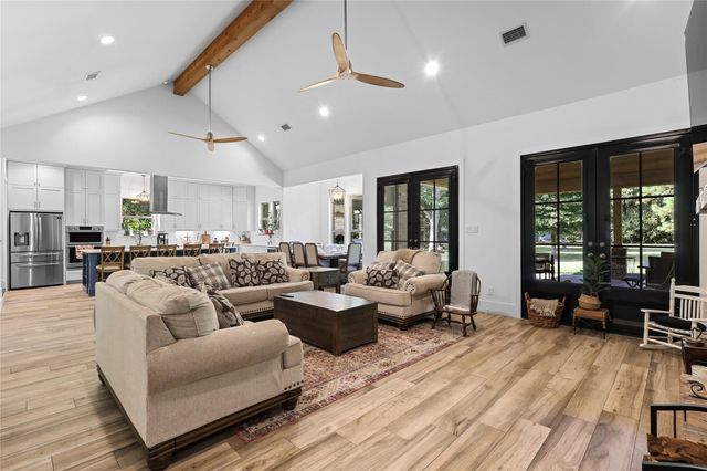 1216 S Hill Street, Alvin, TX 77511