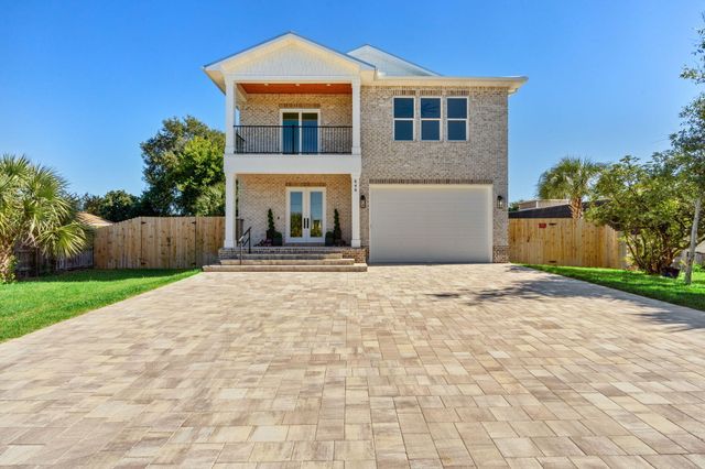 848 Tropic Avenue, Fort Walton Beach, FL 32548