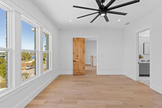 848 Tropic Avenue, Fort Walton Beach, FL 32548