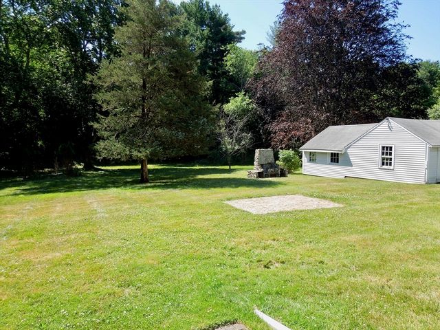2 Briarwood Court, Kingston, MA 02364