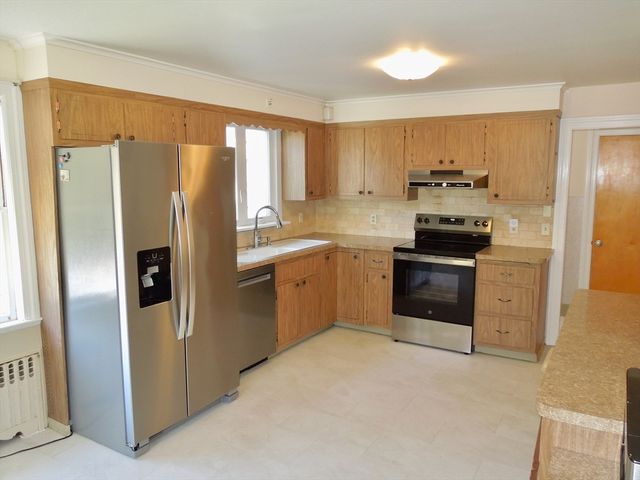 2 Briarwood Court, Kingston, MA 02364