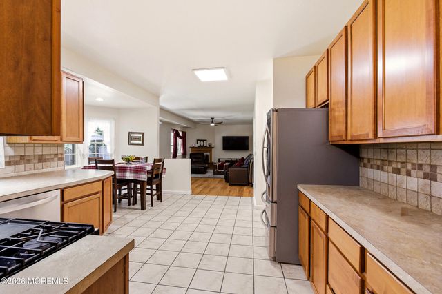 2433 Huckleberry Road, Manchester, NJ 08759