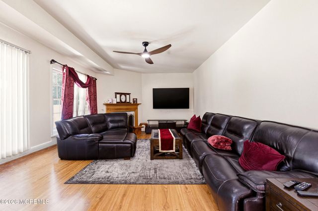 2433 Huckleberry Road, Manchester, NJ 08759