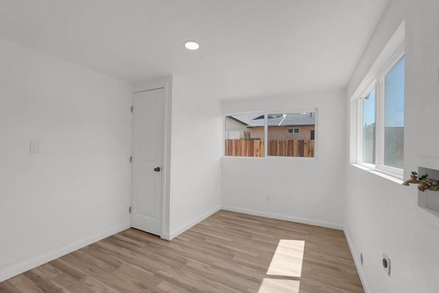 413 Empire Ave, Modesto, CA 95354