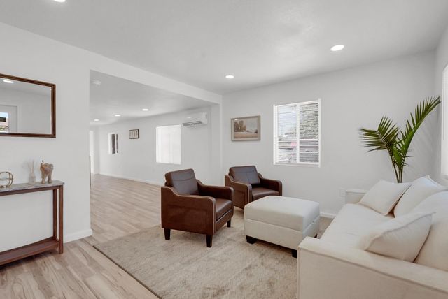 413 Empire Ave, Modesto, CA 95354