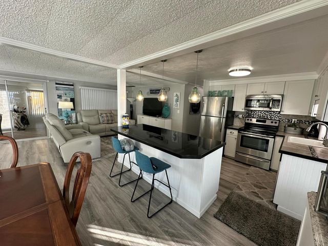 8281 South Street, Boca Raton, FL 33433