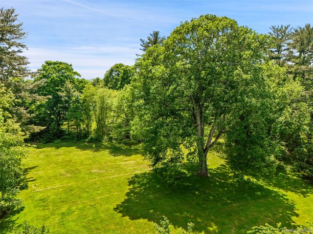 111 Stone Bridge Lane, Bedford Hills, NY 10507