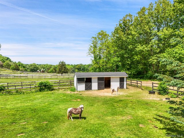 111 Stone Bridge Lane, Bedford Hills, NY 10507