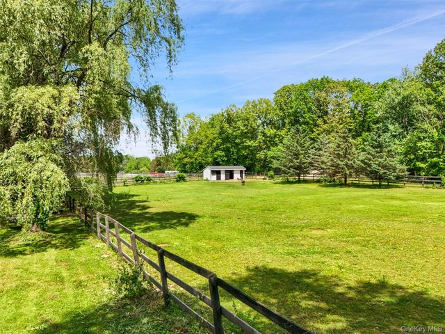 111 Stone Bridge Lane, Bedford Hills, NY 10507