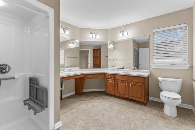8361 S 44th STREET, Franklin, WI 53132