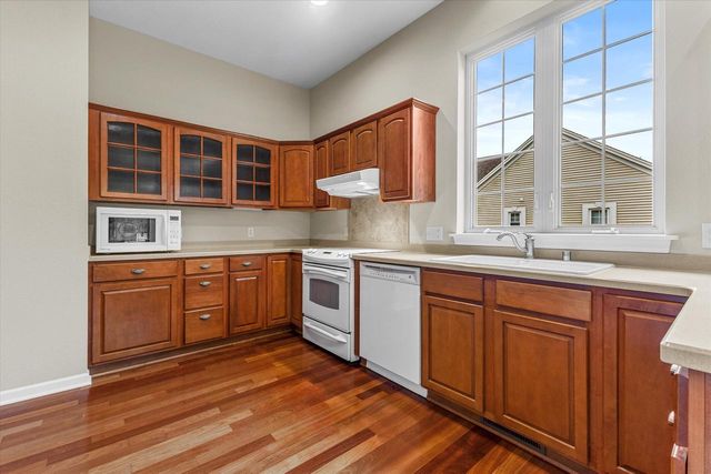 8361 S 44th STREET, Franklin, WI 53132