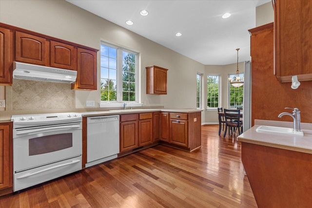 8361 S 44th STREET, Franklin, WI 53132
