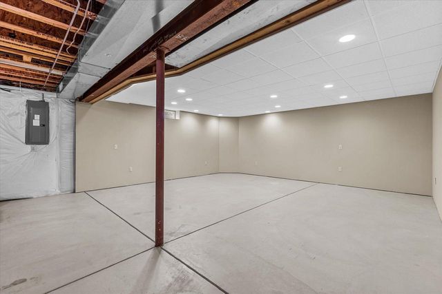 8361 S 44th STREET, Franklin, WI 53132